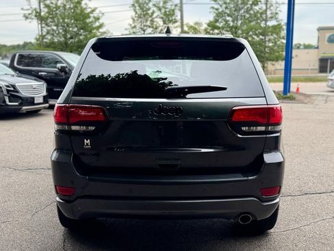 Used 2019 Jeep Grand Cherokee Altitude AWD/4WD image 7