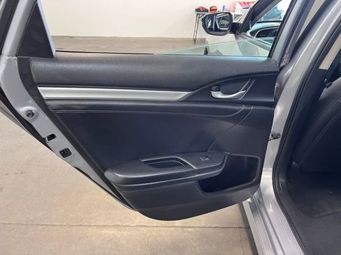 Used 2016 Honda Civic Touring image 19