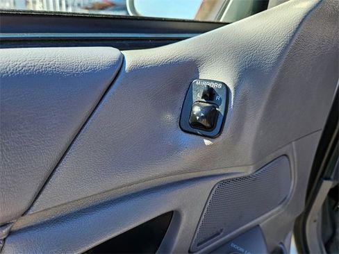 Used 1995 Ford Taurus GL image 15