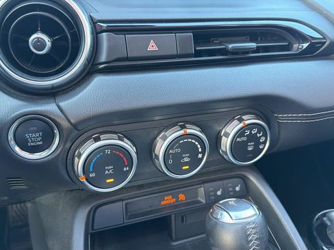 Used 2024 MAZDA MX-5 Miata Grand Touring RWD image 18