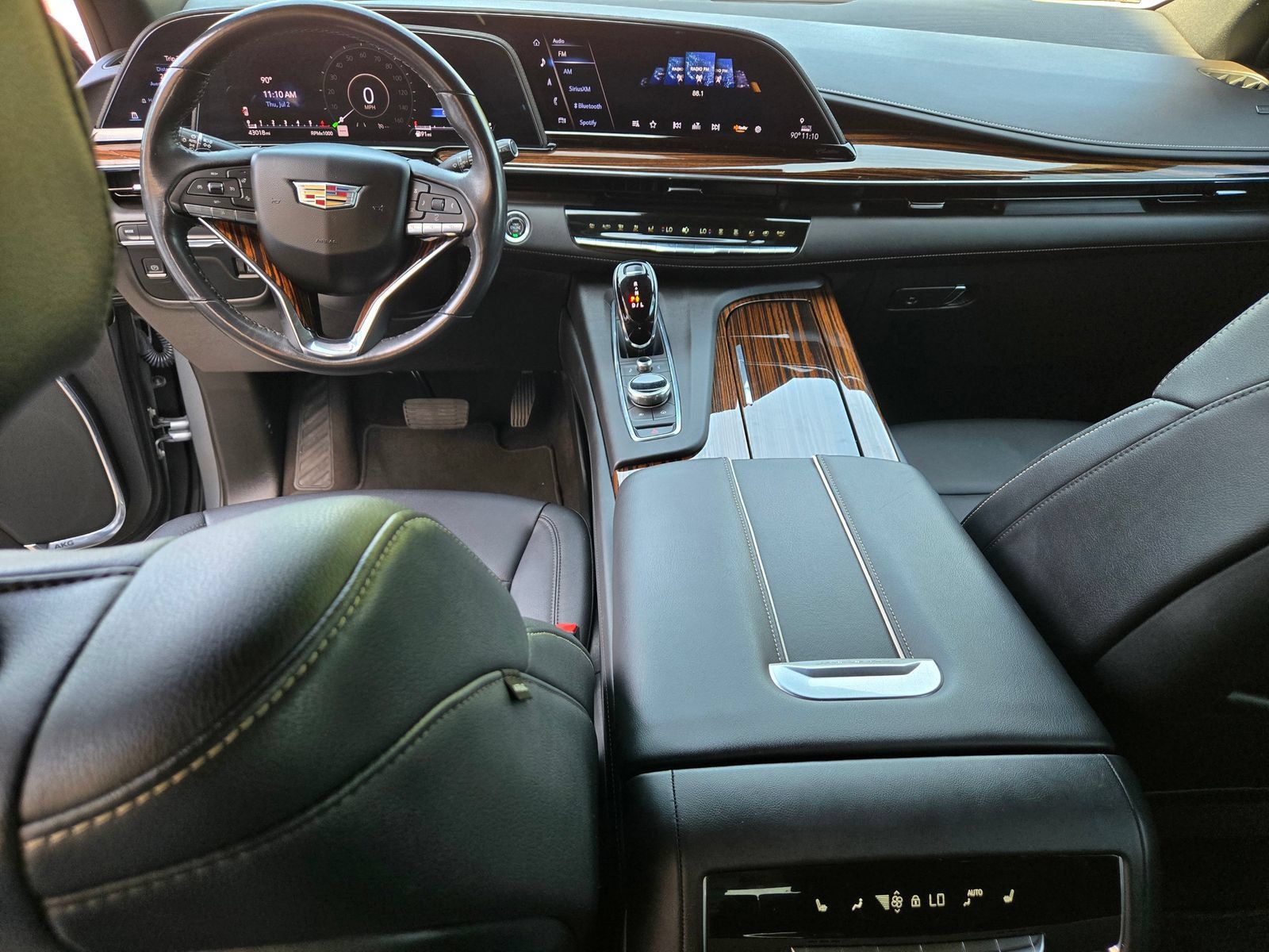 Used 2023 Cadillac Escalade ESV Luxury RWD image 8
