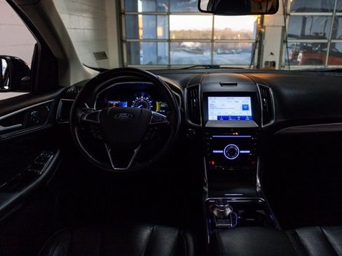 Used 2019 Ford Edge Titanium w/ Cold Weather Package image 9