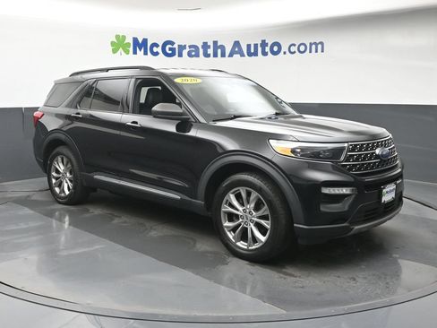 Used 2020 Ford Explorer XLT w/ Equipment Group 202A AWD/4WD image 2