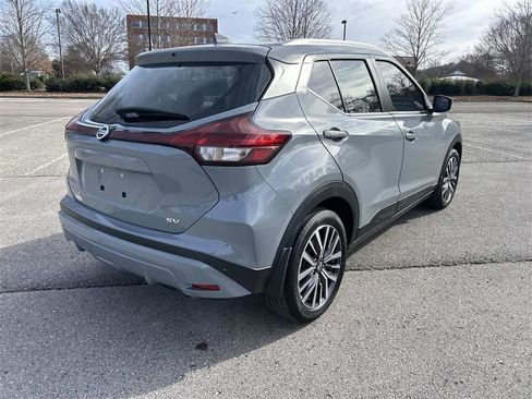 Used 2021 Nissan Kicks SV image 7