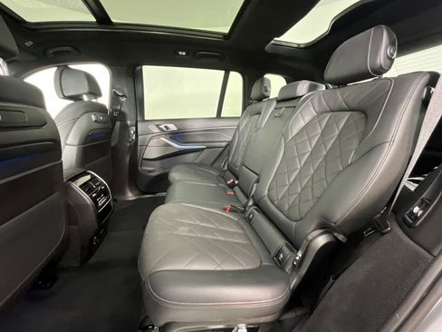 Used 2024 BMW X7 xDrive40i w/ M Sport Package AWD/4WD image 25