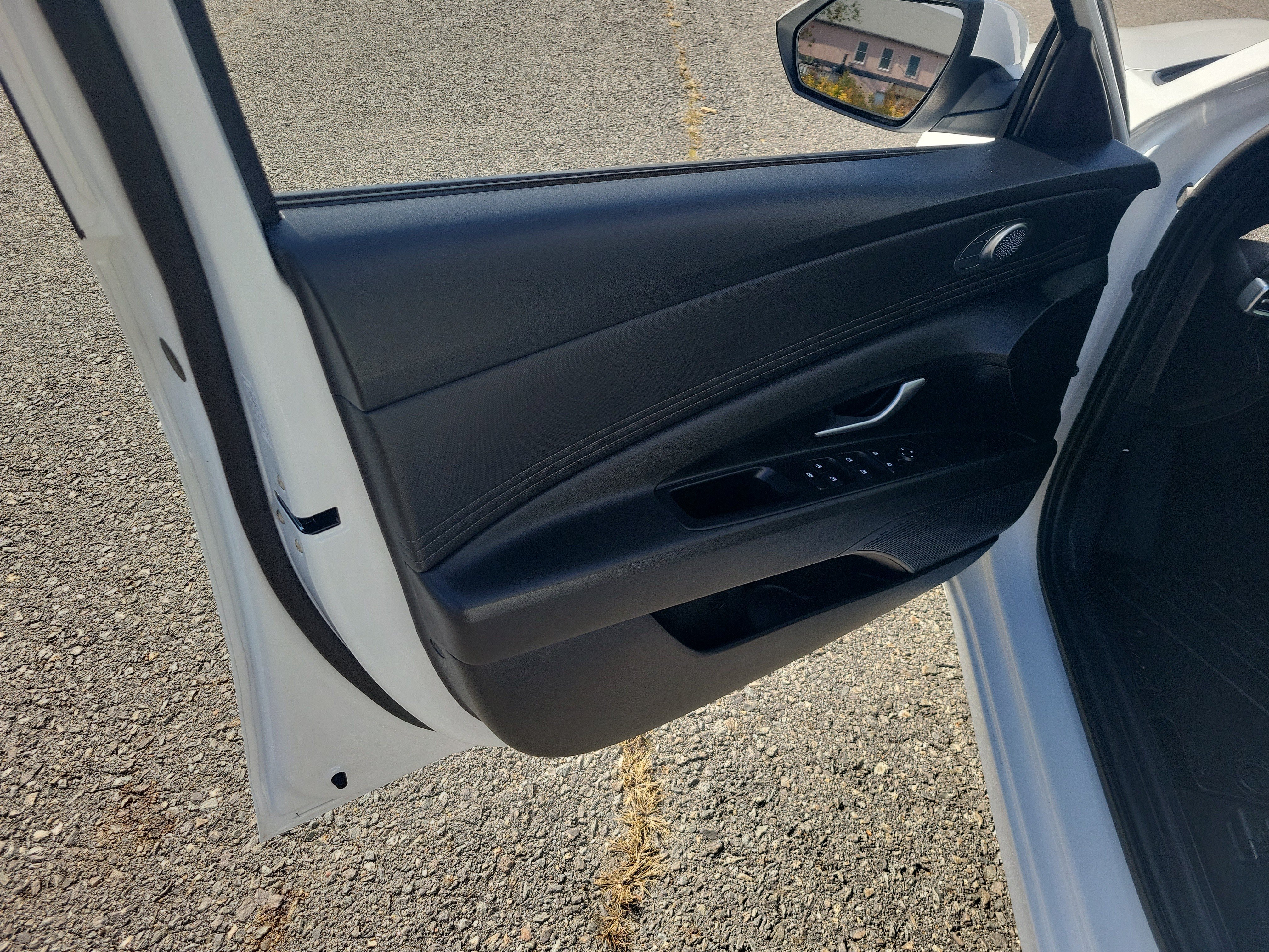 Used 2023 Hyundai Elantra Limited FWD image 15
