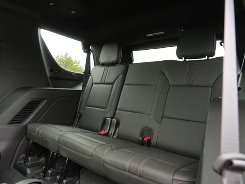 Used 2021 Chevrolet Tahoe RST w/ Luxury Package AWD/4WD image 27
