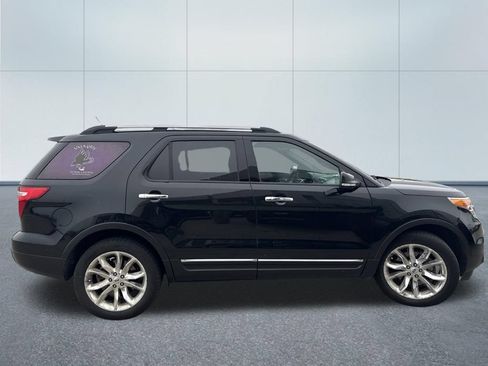 Used 2014 Ford Explorer XLT w/ Equipment Group 202A AWD/4WD image 5