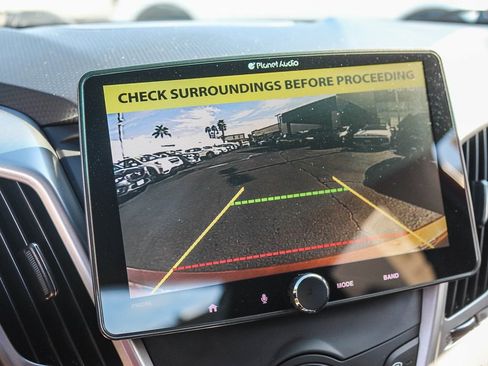 Used 2016 Hyundai Veloster image 23