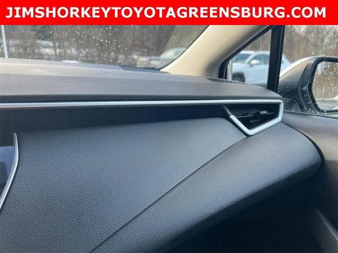 Used 2023 Toyota Corolla LE image 21