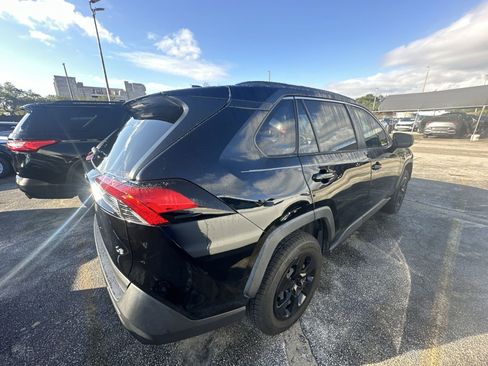 Used 2020 Toyota RAV4 LE image 22