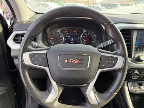 Used 2023 GMC Acadia SLE image 9