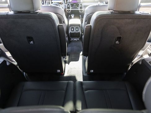 Used 2023 Kia Sorento SX Prestige image 22