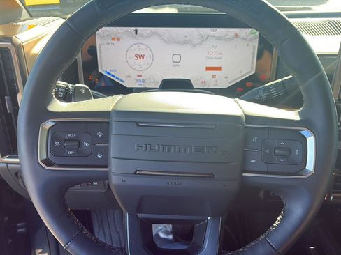 Used 2025 GMC Hummer EV 3X AWD/4WD image 30