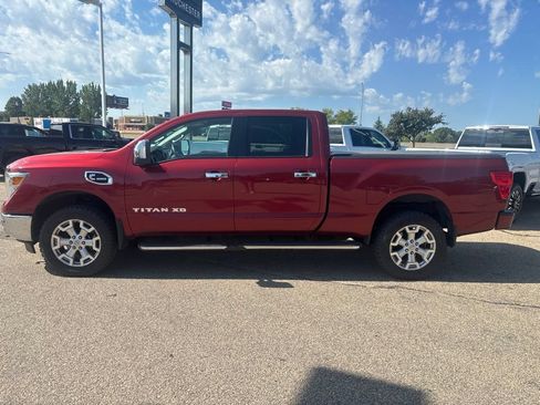 Used 2016 Nissan Titan SL AWD/4WD image 5