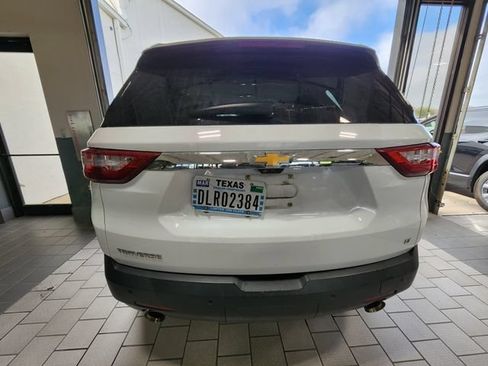 Used 2021 Chevrolet Traverse LT w/ LT Premium Package FWD image 5