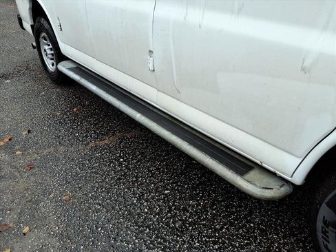 Used 2020 GMC Savana 2500 w/ Driver Convenience Package image 13