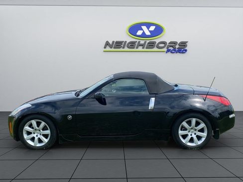 Used 2005 Nissan 350Z Touring RWD image 3