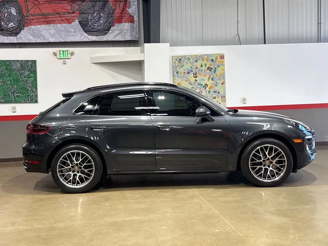 Used 2018 Porsche Macan Sport Edition AWD/4WD image 3