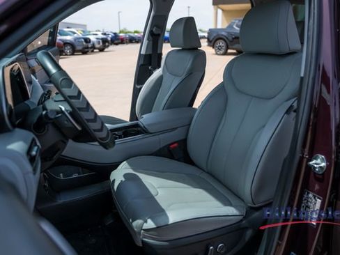 Used 2024 Hyundai Palisade SEL w/ Premium Package FWD image 10