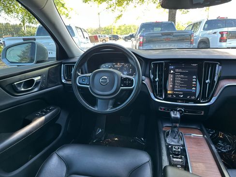 Used 2019 Volvo S60 T5 Momentum w/ Multimedia Package image 23