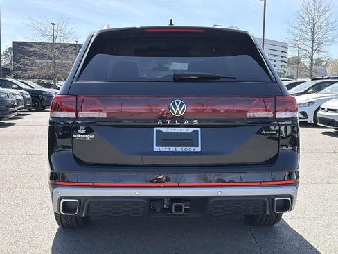 New 2026 Volkswagen Atlas Peak Edition AWD/4WD image 4
