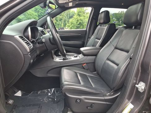 Used 2020 Jeep Grand Cherokee Limited AWD/4WD image 14