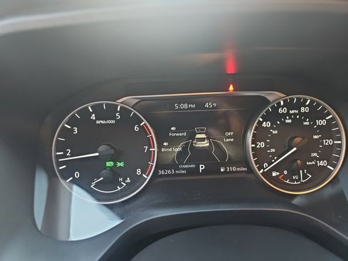 Used 2023 Nissan Rogue SV image 14