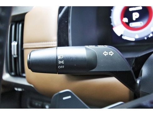 Used 2024 Nissan Pathfinder Platinum image 15