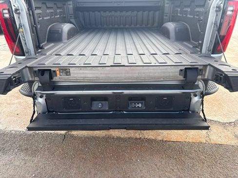 Used 2024 GMC Sierra 2500 Denali Ultimate AWD/4WD image 13