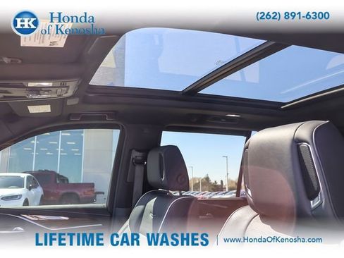 Used 2023 Cadillac Escalade Premium Luxury AWD/4WD image 10