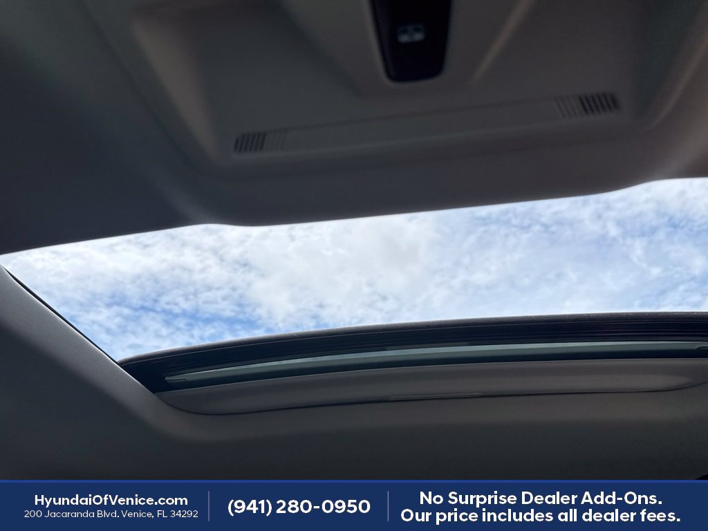 Used 2022 Ford Maverick XLT w/ XLT Luxury Package FWD image 3