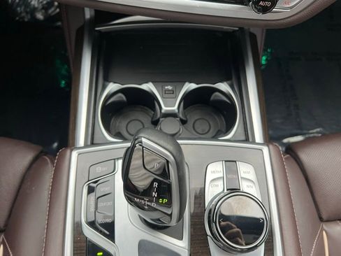 Used 2021 BMW 750i xDrive 750i xDrive w/ Executive Package image 43