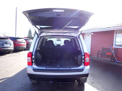 Used 2014 Jeep Patriot Sport w/ Power Value Group image 5