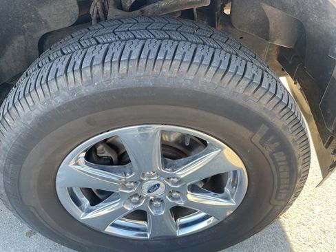 Used 2018 Ford F150 Lariat w/ Equipment Group 502A Luxury image 10