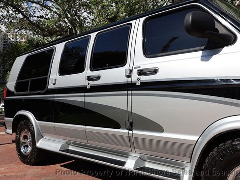 Used 1998 Dodge B1500 image 21