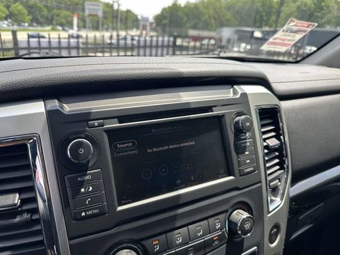 Used 2019 Nissan Titan SV AWD/4WD image 25
