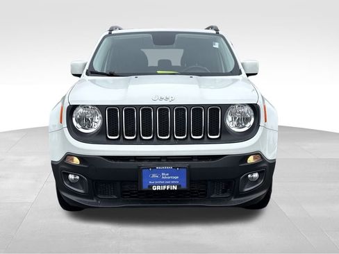 Used 2017 Jeep Renegade Latitude w/ Cold Weather Group image 3