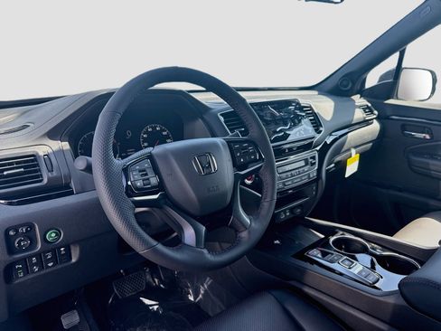 New 2026 Honda Ridgeline Black Edition image 9
