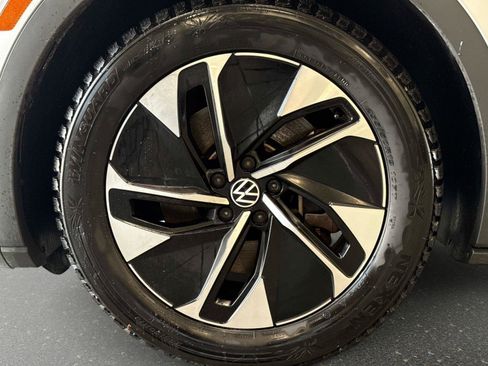 Certified 2022 Volkswagen ID.4 Pro S image 9