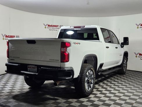 Used 2022 Chevrolet Silverado 2500 Custom w/ Custom Value Package image 7