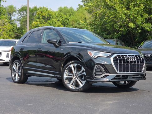 Used 2020 Audi Q3 2.0T Premium Plus AWD/4WD image 2