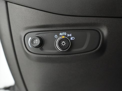 Used 2023 Chevrolet Equinox RS w/ RS Leather Package FWD image 21