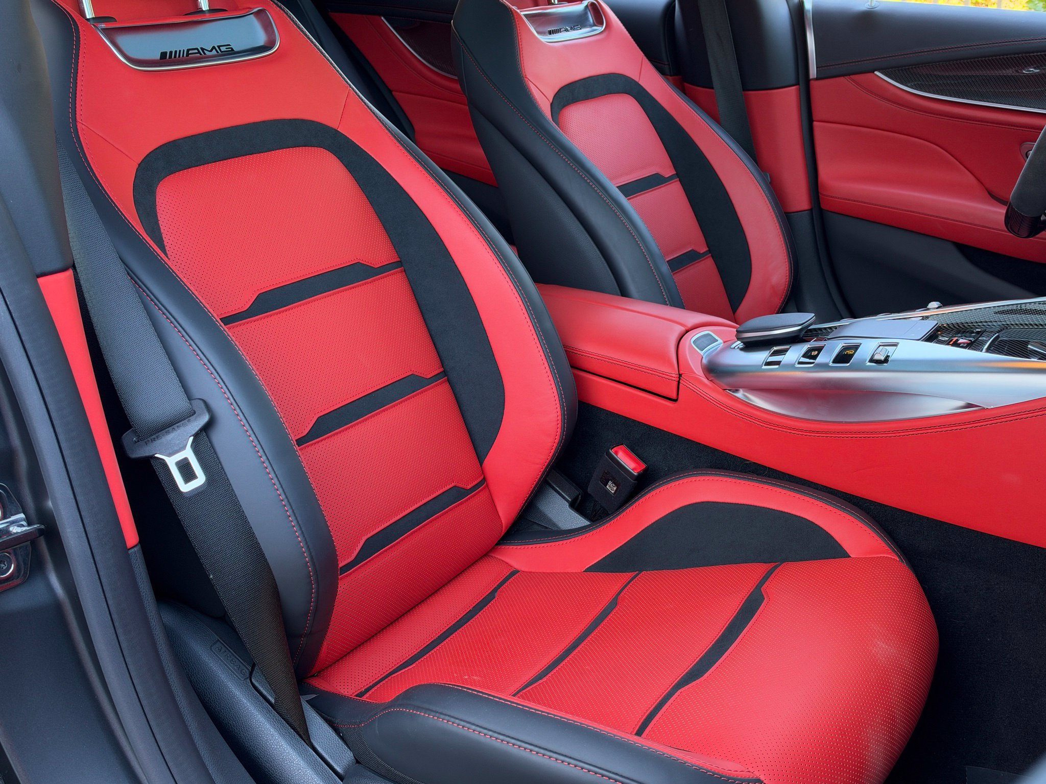 Used 2025 Mercedes-Benz AMG GT 63 image 19