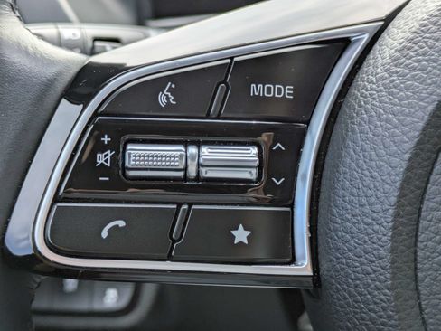 Certified 2024 Kia Seltos EX FWD image 31