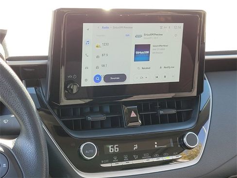 Used 2025 Toyota Corolla LE image 21