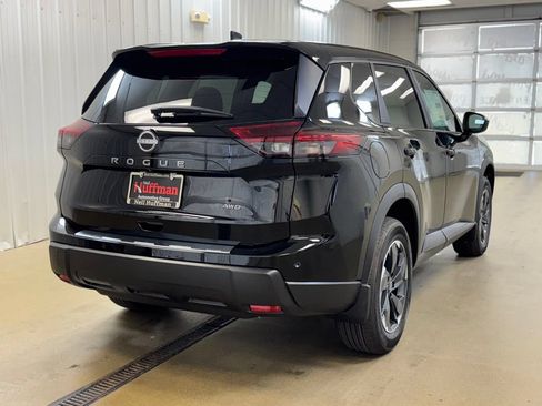Certified 2026 Nissan Rogue SV AWD/4WD image 5