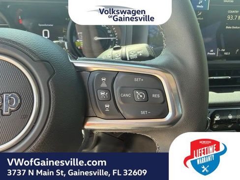 Used 2025 Jeep Wrangler Unlimited Sahara AWD/4WD image 23