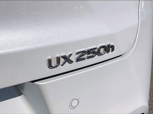 Certified 2023 Lexus UX 250h FWD w/ Accessory Package (Z1) image 30