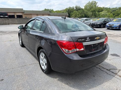 Used 2015 Chevrolet Cruze LT w/ Technology Package FWD image 8